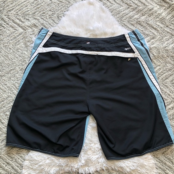 QUICKSILVER mens board / swim shorts - Picture 8 of 11